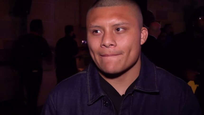 "Garcia vs. Cruz Showdown: Clash of Titans Set to Shake Up Super Lightweight Division!"