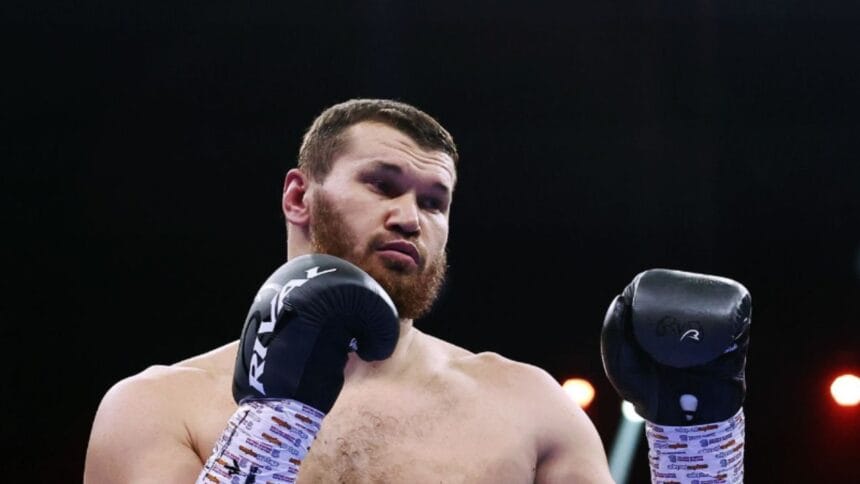 “Arslanbek Makhmudov’s Shocking Post-Fight Injury: Time for Retirement or a Comeback?”