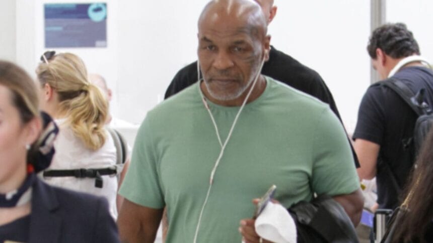 “From Rivals to Partners: Tyson and Holyfield Reunite with a Legendary Twist Ahead of Jake Paul Fight”