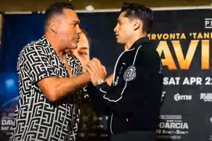 "De La Hoya's Emotional Reflection on Canelo Alvarez Partnership: 'It Feels Great'"