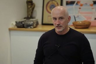 Barry McGuigan: The Rise to Riches