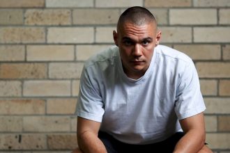 Renowned Boxing Promoter Criticizes Keith Thurman’s Replacement for Tim Tszyu Fight as a Departure from Boxing Norms