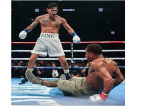 Ryan Garcia vs Devin Heney