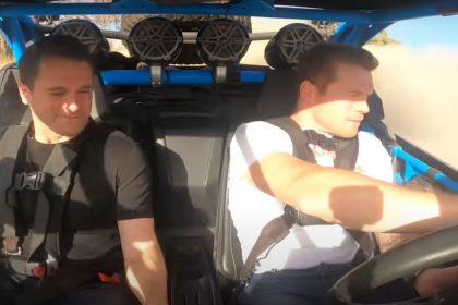 "Canelo Alvarez Launches Verbal Attack on Oscar De La Hoya: 'He's Nothing But Talk!'"