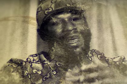 "Canelo Reigns Supreme or Crawford's Brilliance: Boxing World Divided Over Post-Mayweather Era!"