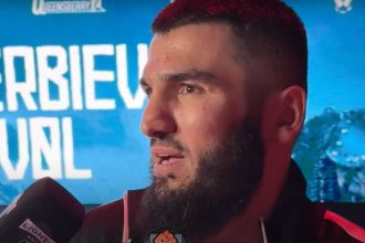 "Beterbiev’s Non-Committal Response Leaves Fans Pondering: Benavidez Bout or Bivol Battle?"
