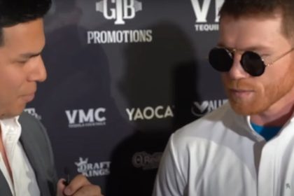 "Oscar De La Hoya Rings the Alarm: Canelo Alvarez's Career at Risk in Munguia Showdown!"