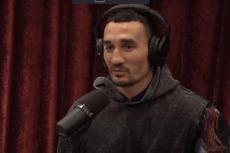 "Joe Rogan Rips Referee Harvey Dock Apart Over Missed Calls in Garcia vs. Haney Showdown!"