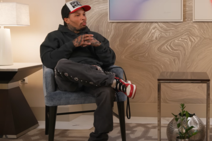 "Davis vs. Martin: Fans Predict Intense Battle as Davis' Cryptic Message Looms Large"