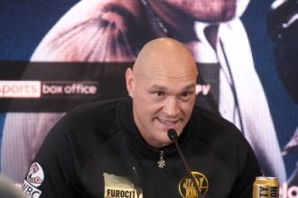 Promoters aren't sure that Tyson Fury won't throw Alexander Usyk again