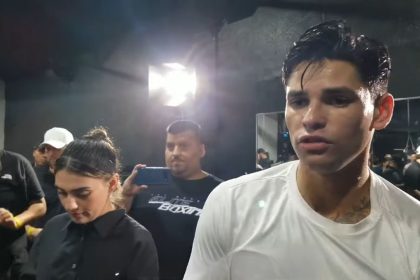 De La Hoya rejected Haney's call for Garcia to fight again