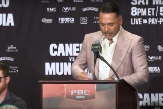 "Oscar De La Hoya's Emotional Plea: 'Pray for Mike Tyson' Ahead of Jake Paul Showdown!"