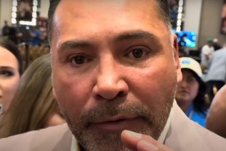 "Oscar De La Hoya's Verdict on Canelo: 'Changing of the Guard' After Jaime Munguia Fight!"