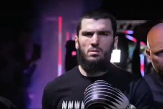 "Disappointment Reigns as Bivol-Beterbiev Clash Postponed: Fans Demand Action in Light Heavyweight Division!"