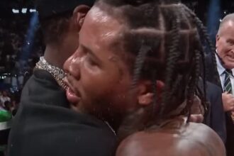 "Floyd Mayweather and Canelo Alvarez Pay Homage to Boxing Legend Raul Marquez"