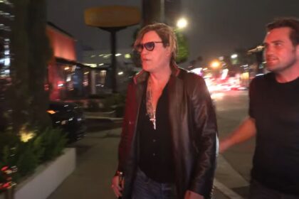 "Boxing Community Mourns the Loss of Mickey O’Keeffe, Trainer of ‘Irish’ Mickey Ward"