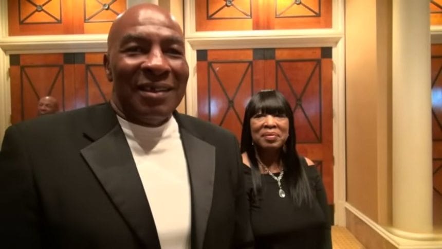 Earnie Shavers, Hard-Punching Heavyweight, Is Dead at 78