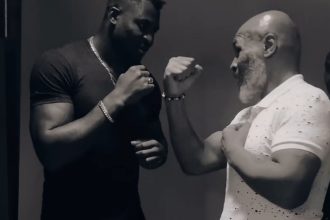 Mike Tyson gets an admonition from Holyfield's destroyer that will hurt: I don't think Mike is a similar fighter he used to be