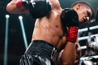 "Fundora vs. Spence: Clash of Generations in a Battle of Boxing Resilience"