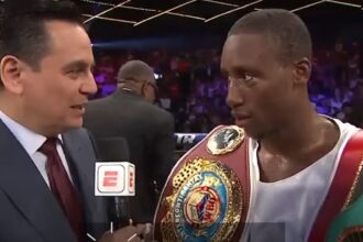 "Bruce Carrington Bows to Naoya Inoue: The Gesture That Stunned Madison Square Garden"