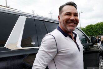 "Shane Mosley Slams Oscar De La Hoya's Claims: 'Delusional' Golden Boy Faces Backlash"