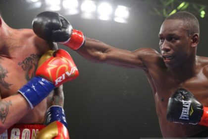 "Steve Claggett: Unleashing 'The Dragon' Against Teofimo Lopez in Championship Showdown"