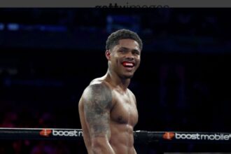 "Boxing’s Newest Rivalry: Stevenson’s Fiery Response to Davis’s Dismissal"