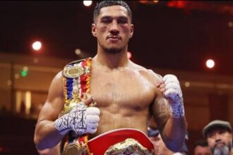 "Friend or Foe? Parker and Opetaia's Saudi Summit Ignites Debate on Future Fight!"