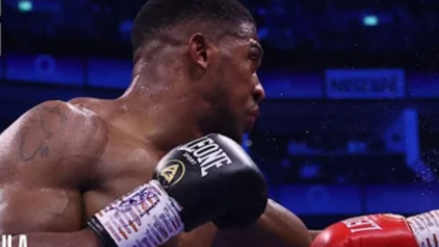 "Fists Fly and Tempers Soar: Joshua-Dubois Showdown Ignites Over Drug Testing Drama"