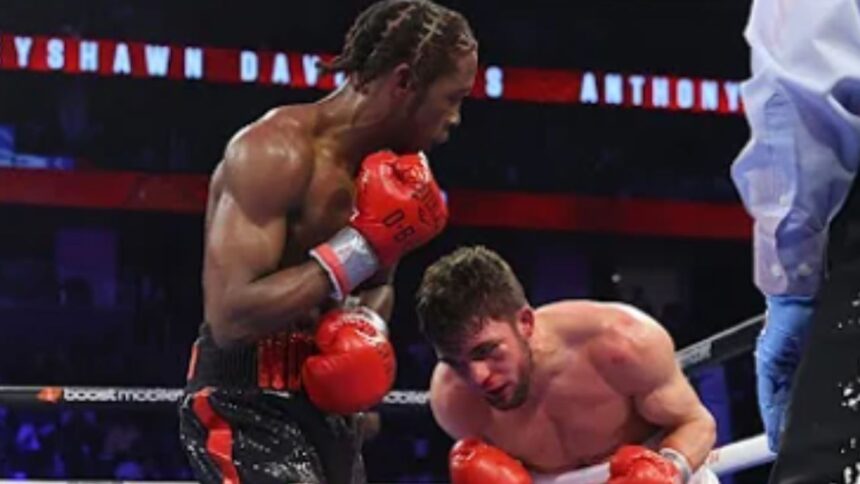 "Keyshawn Davis vs. Frank Martin: A Clash of Intentions in the Lightweight Spotlight"