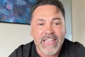 "Oscar De La Hoya Rips Into Canelo Alvarez: ‘Fans Are Boycotting Over Berlanga Fight!’"