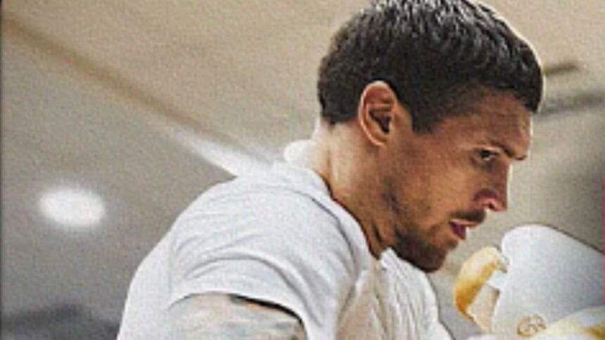 "Usyk's Triumph: From Victory Over Fury to Controversial Title Vacate!"