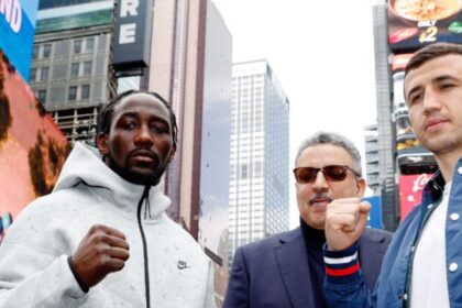 "Terence Crawford Takes Cues from Mayweather: Blueprint to Dethrone Canelo Revealed"
