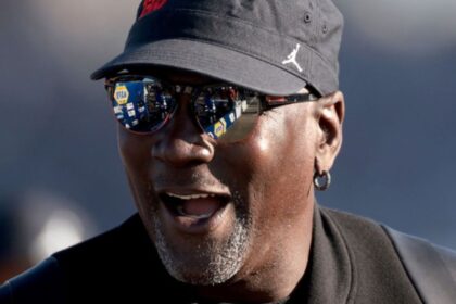 "Michael Jordan's Legendary Slap: How It Shaped Malik Monk’s NBA Journey"