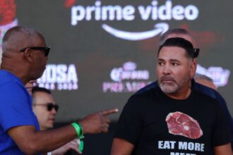 "De La Hoya's Challenge: Jaime Munguia and Caleb Plant Square Off in Super Middleweight Showdown"