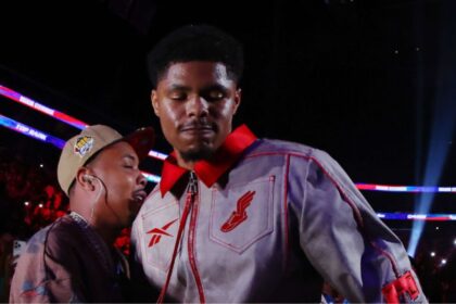"Shakur Stevenson Snubs Floyd Mayweather – Chooses Eddie Hearn as Top Promoter!"