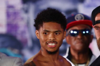 "Shakur Stevenson Embraces De La Hoya's Mayweather Blueprint: A New Era in Boxing?"