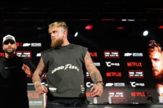 “Jake Paul’s $5,000 Giveaway: How a Heartfelt Gesture is Winning Fans’ Hearts”
