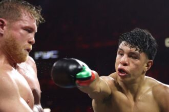 “Jaime Munguia Shakes Up Boxing Scene: Signs Major Deal with Top Rank—What’s Next?”