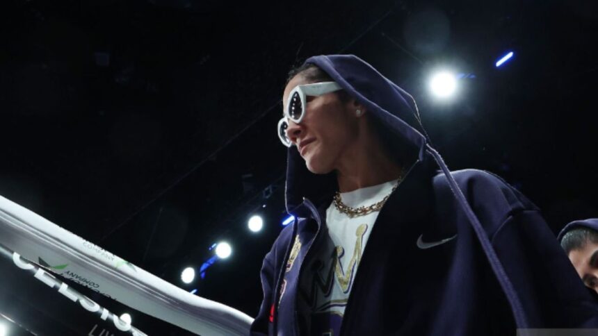 "Inside the Ring: Cindy Serrano's Journey from Fitness to Boxing Glory"