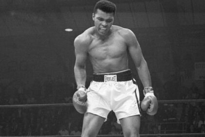 “Heartbreaking Reality: Muhammad Ali’s Son Pawns Iconic Robe for $500”