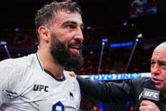 “Jake Paul and Joe Rogan: The Surprising Forecasters of Biden’s Political Exit”