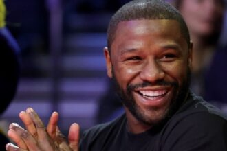 “Floyd Mayweather’s Ultimate Fan Giveaway: Win a Trip to Mexico City for Epic Rematch!”