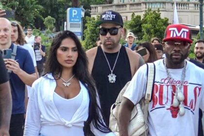 “Floyd Mayweather’s Retirement Scheme: Did He Really Dodge a Rematch with De La Hoya?”