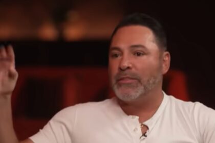 “Oscar De La Hoya Calls Out Mayweather’s Career Choices: ‘50-0 Doesn’t Tell the Whole Story’”