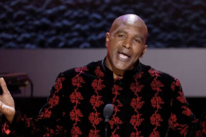 "From Poverty to Glory: Evander Holyfield’s Unforgettable Journey to Boxing Greatness"