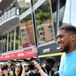 “Anthony Joshua Takes a Hit and a Laugh: The Hilarious Moment He Got Cut Sparring with Kids”
