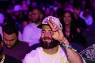 “Ryan Garcia’s Google Search Tactic Sparks Defiant Responses from Caleb Plant and Andre Ward”