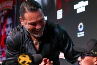 “Oscar De La Hoya Unleashes Fury: Canelo Alvarez’s Arrogance Under Fire”