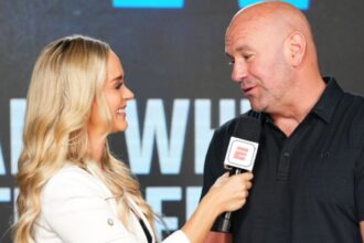 “Dana White’s Dirty Secrets Revealed: Oscar De La Hoya Drops Bombshell on Combat Sports Feud”